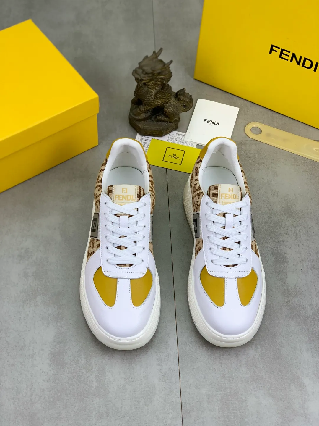 ​Men's shoes 💰P440 💰【New】Little monster 🆘 New FENDI 🕶️🕶️Simple routing effect, showing an elegant and cool driving shoe 🎬Using imported calfskin + first-layer pigskin lining🐂Excellent material🎬Detailed workmanship 🤗Comfortable foot feel➰➰. ​Pair it with any outfit to show your taste and temperament, low-key luxury ♻️Design ​simple and elegant ​noble and fashionable 🍃​Very loved and favored by trendy men 💓❤️size: 38-44 4️⃣colors available